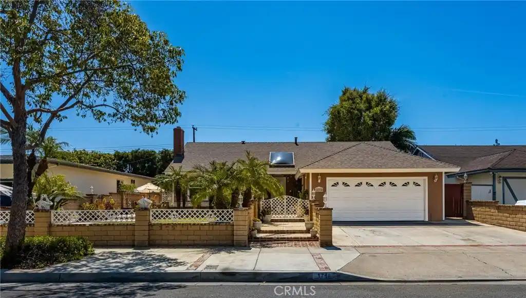 Charming Home in Beautiful Santa Ana