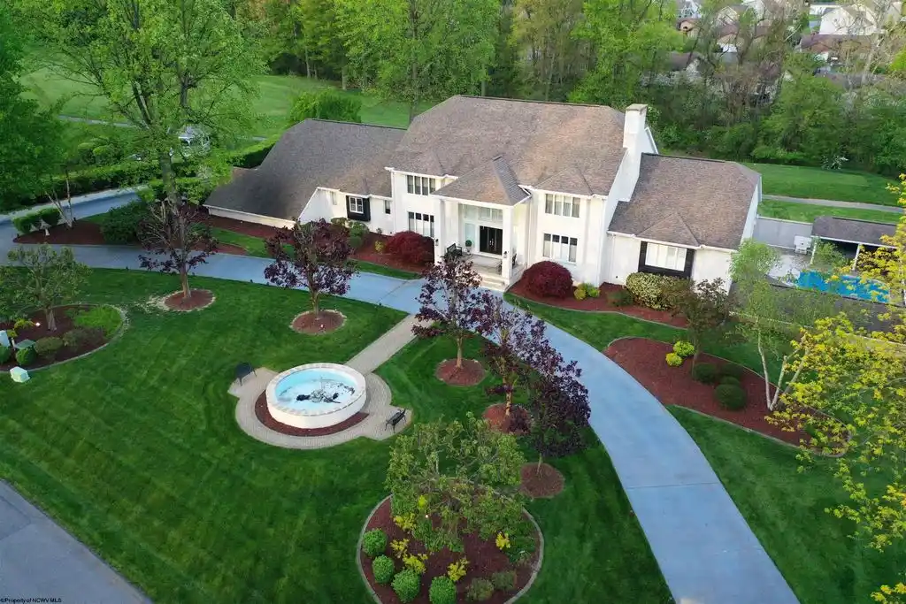 Goregous Home in a Premier Neighborhood