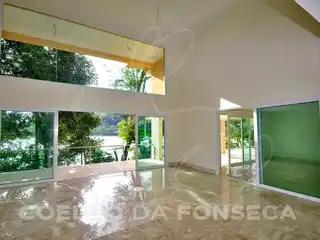 Furnished Home in a Desirable Community