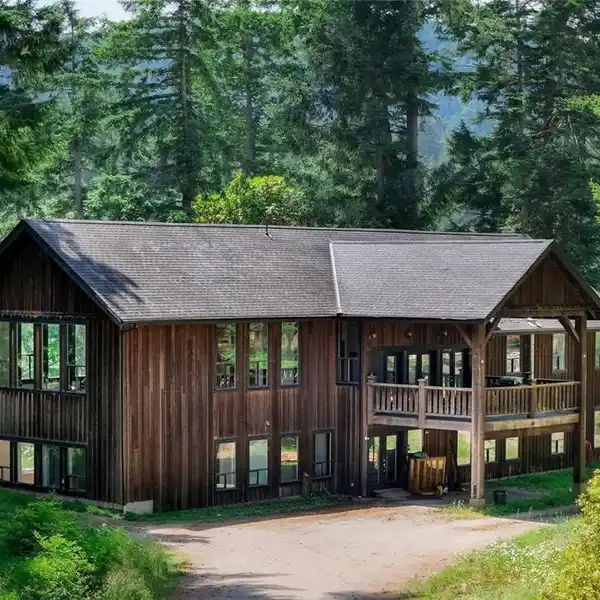 EXCEPTIONAL 22.94-ACRE EQUESTRIAN RANCH