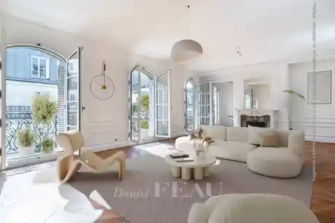 Sunny Apartment with a Spacious Feel