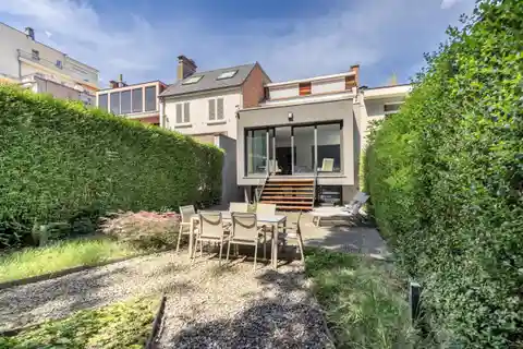 Beautiful Completely Renovated Mansion
