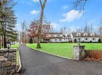 GORGEOUS SIX BEDROOM COLONIAL HOME