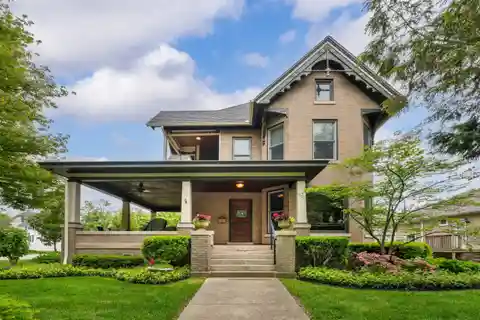 Remarkable Property on Desirable Lake Boulevard