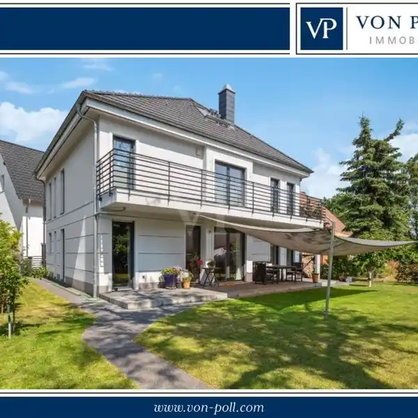 WELL-MAINTAINED TOWN VILLA