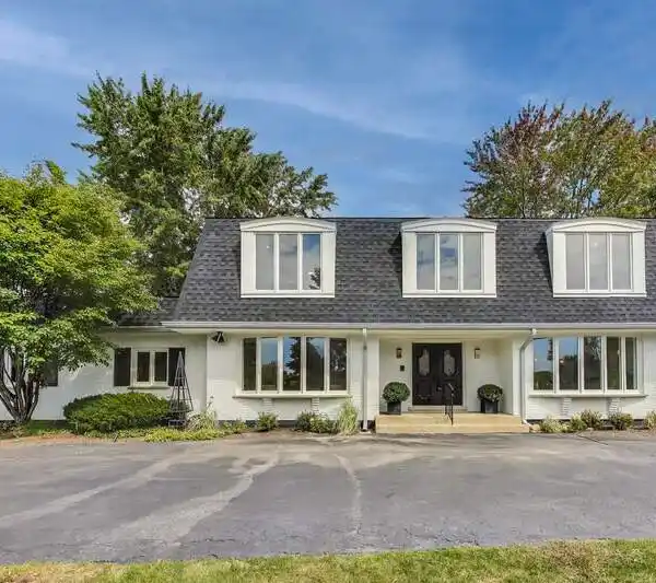 MODERN MAKEOVER MEETS TIMELESS FAMILY LIVING