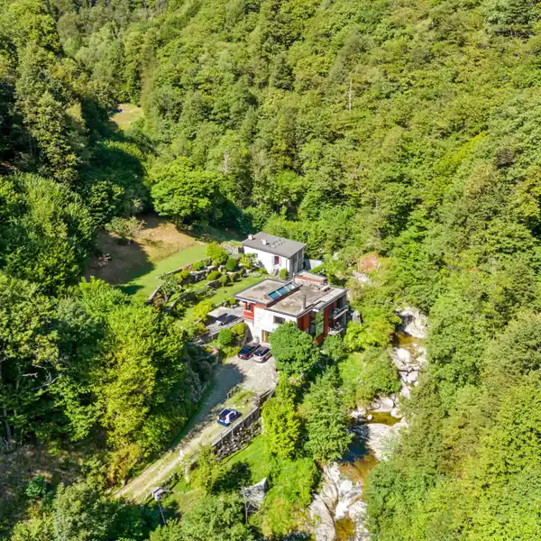 CONTEMPORARY LUXURY IN ABSOLUTE PRIVACY