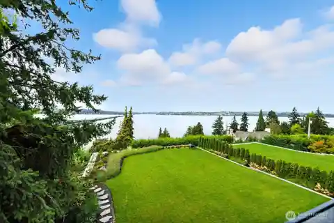 Lake Washington Luxury Redefined