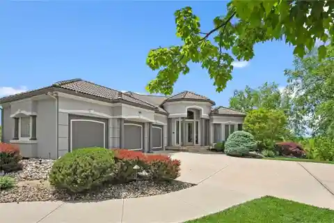 Beautifully Maintained Home in Saddle Ridge Estates