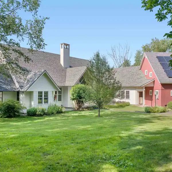 ARCHITECTURALLY DESIGNED CONTEMPORARY FARMHOUSE