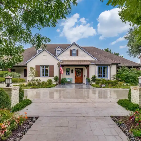 CUSTOM-BUILT CHARMING HOME