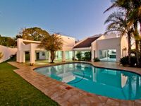 CONTEMPORARY MASTERPIECE OOZING LUXURY AND STYLE