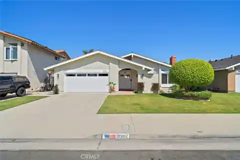 Hard to Find Single-Level Home in South Huntington Beach