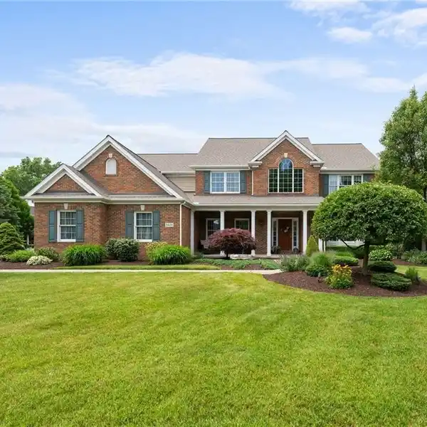 LOVELY COLONIAL HOME BUILT WITH QUALITY CRAFTSMANSHIP