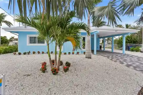 Completely Remodeled Direct Gulf Access Pool Home