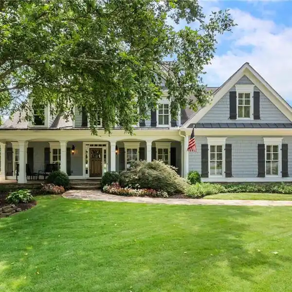 STUNNING CRAFTSMAN WITH SALTWATER POOL