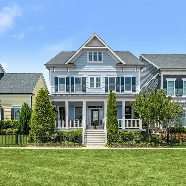 LUXURIOUS STUNNER IN GARDEN DISTRICT