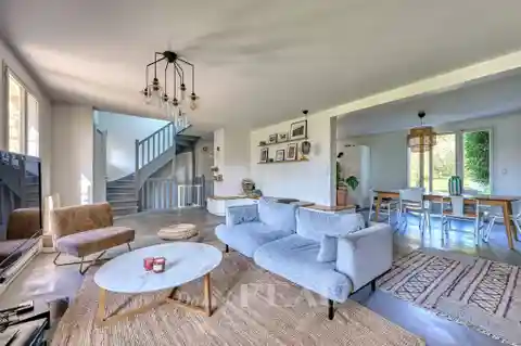 Bright Montretout Retreat with Expansive Garden