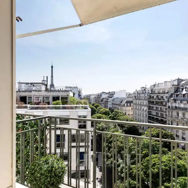 GORGEOUS APARTMENT WITH OPEN VIEWS