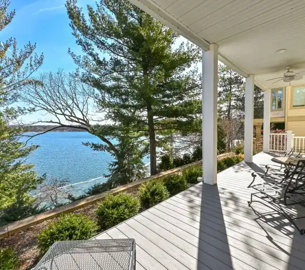 LAKEFRONT HOME WITH BREATHTAKING VIEWS