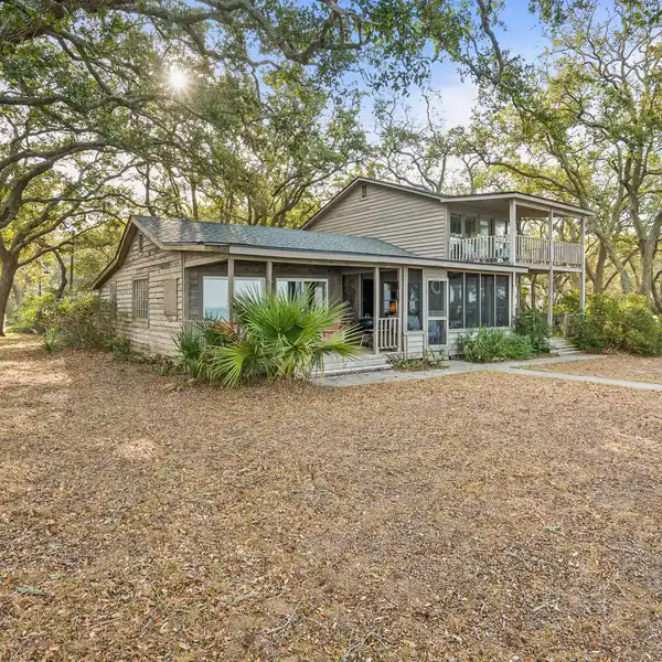 UNIQUE DEEP WATER OPPORTUNITY