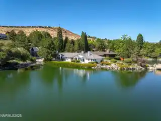 Lakefront Property with Beautiful Views