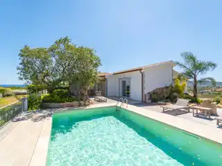 Prestigious Independent Villa