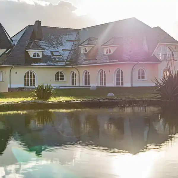 TIMELESS ELEGANCE WITH MODERN LUXURY