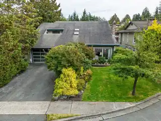 Beautifully Maintained Home on a Tranquil Cul-De-Sac