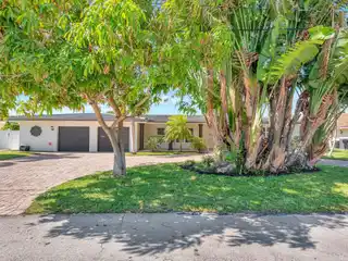 Luxurious Lighthouse Point Boater’s Paradise