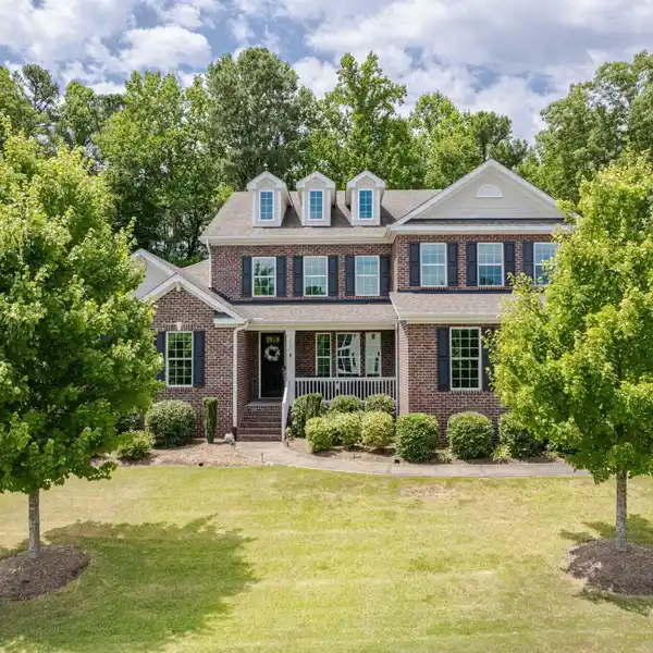 OPEN-PLAN HOME IN AN INCREDIBLE LOCATION