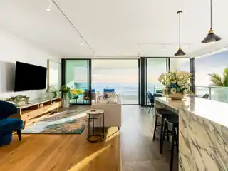 State-of-the-art Residence in Exclusive One Palm Beach