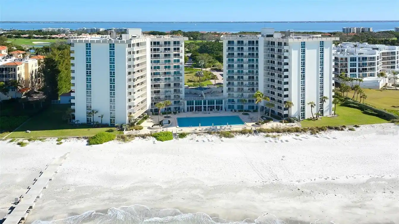 Manhattan Style Beachfront Condo with Sweeping Bay and Gulf Views