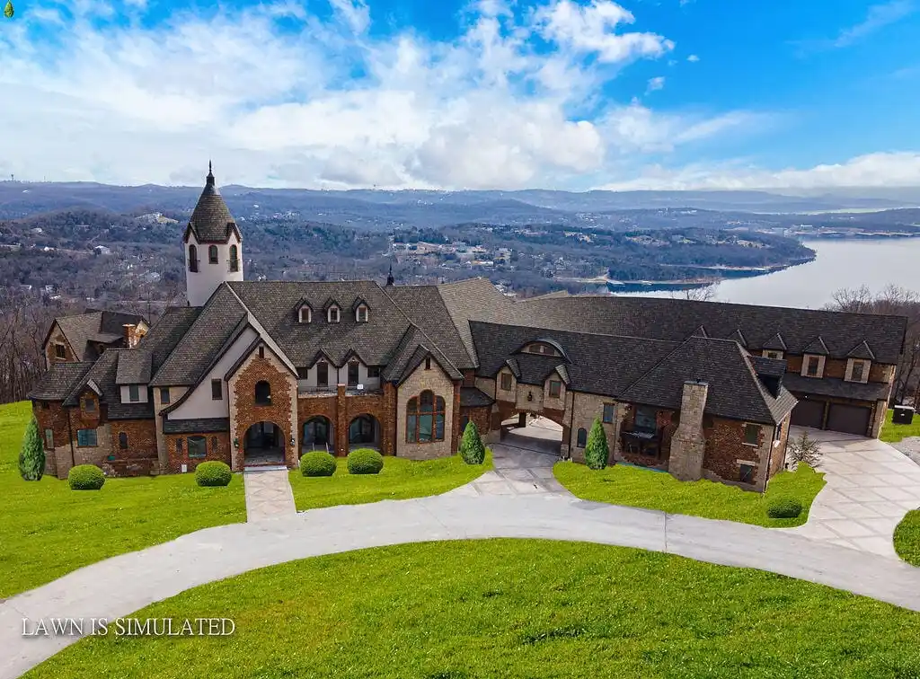 Spectacular Gated Estate