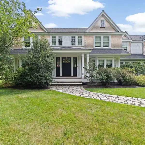 LUXURIOUS MILTON HOME WITH GARDEN