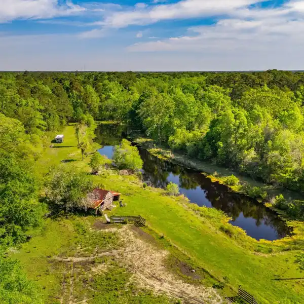 SPECTACULAR 27-ACRE PROPERTY