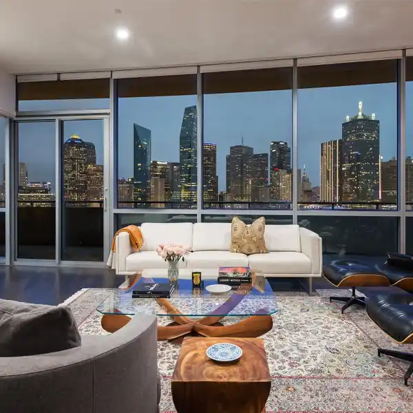 SOUGHT-AFTER PLAN AT THE HOUSE CONDOS