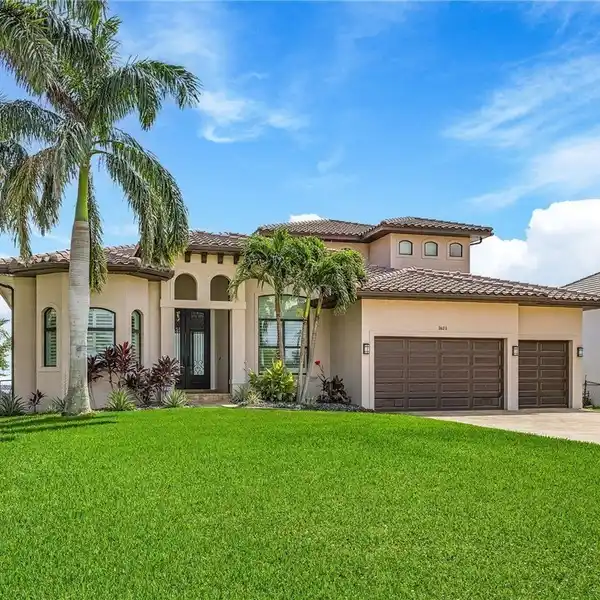 METICULOUSLY CRAFTED CUSTOM RIVERFRONT HOME
