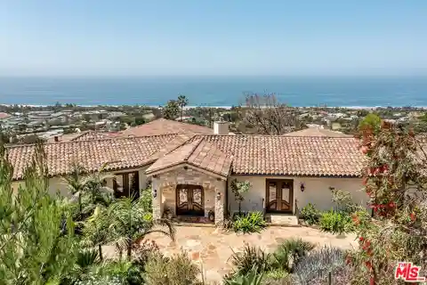 Contemporary Spanish Elegance with Sweeping Ocean Views