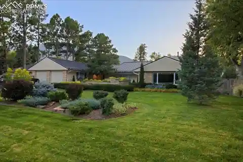 Unmatched Broadmoor Living