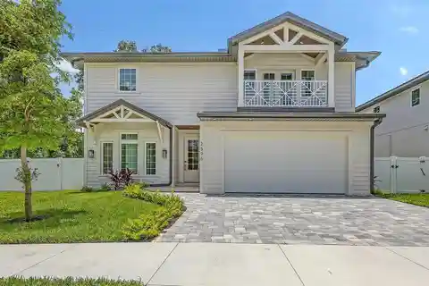 Modern Elegance Meets Outdoor Entertaining Bliss