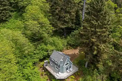 Secluded Oceanfront Cottage on 7 Private Acres