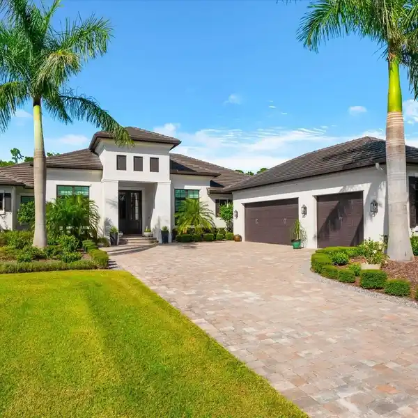 RARE OPPORTUNITY IN THE CONCESSION