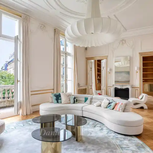 MAGNIFICENT APARTMENT IN THE HôTEL D'ORGEMONT