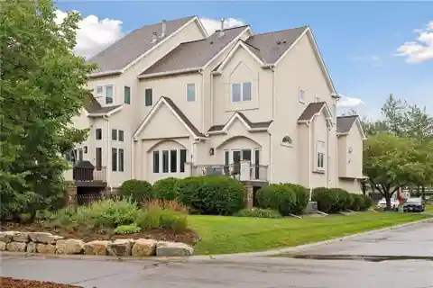 Elegant Townhouse at the Landings