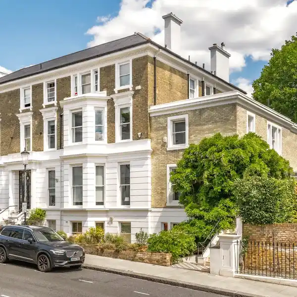 CHARMING MAISONNETTE IN A PERIOD BUILDING