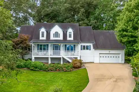 Impeccably Maintained Home in a Sought-after Neighborhood