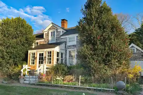 Classic Cedar Shingle Cottage