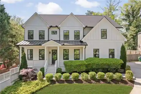 Bright and Airy Newer Construction in Brookhaven