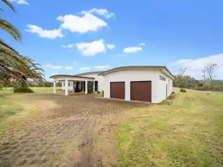 Expansive Retreat Blending Comfort, Calm, and Access